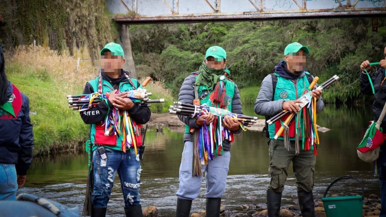 Milton Cerquera, integrante de la Guardia Indígena, fue asesinado durante una jornada de control territorial en la vereda Rionegro, resguardo indígena de Paletará, en el municipio de Puracé, denunciaron las autoridades indígenas del Cauca.