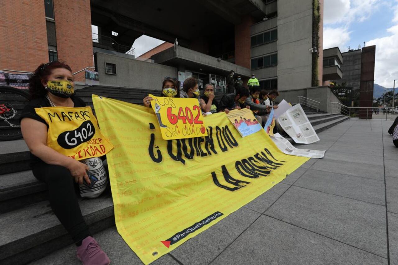 Madres de los falsos positivos en la imputación de cargos del General en retiro Mario Montoya