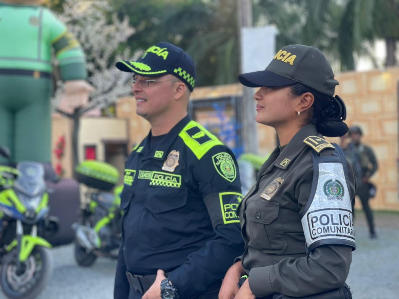 La Policía adelanta jornadas pedagógicas como “El Hospital de los Muñecos” para sensibilizar sobre los riesgos del uso de pólvora en niños y adolescentes.