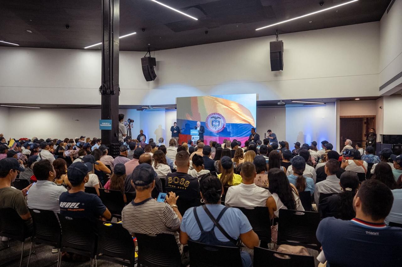 Precandidato presidencial Miguel Uribe en Cali.