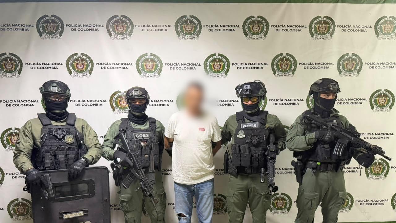 El hombre era requerido mediante una circular roja de Interpol por el asesinato y desmembramiento de su expareja, Corinne Di Dio, en Francia. Su paradero fue establecido mediante labores de inteligencia y cooperación entre autoridades colombianas y europeas.