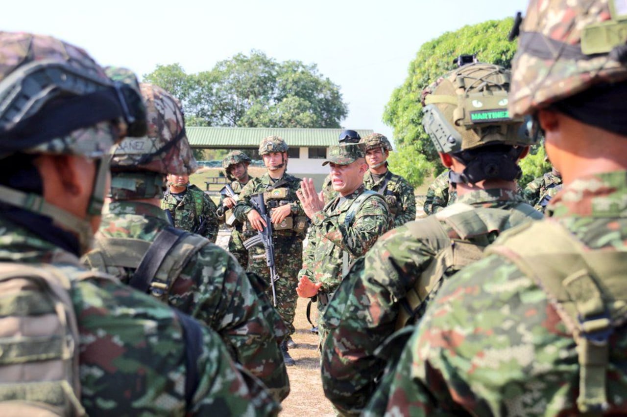 Operaciones militares contra las Autodefensas Conquistadoras de la Sierra Nevada en zona rural de Santa Marta.