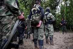 Entre enero y octubre de 2025 se han registrado 162 casos de reclutamiento. Durante este periodo, el 45% corresponde a niños, niñas y adolescentes pertenecientes a pueblos indígenas. Foto: AFP / El País.