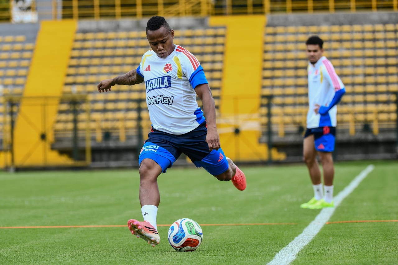 Entrenamiento de la Selección Colombiana de Fútbol en el estadio de Techo en Bogotá para su partido de preparación frente a Costa Rica