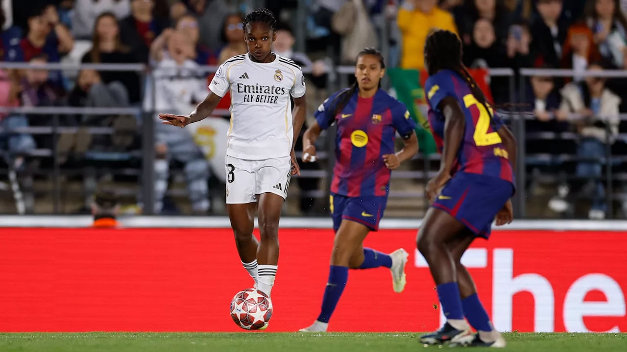 Linda Caicedo, del Real Madrid, le marcó doblete al FC Barcelona por la Champions League.