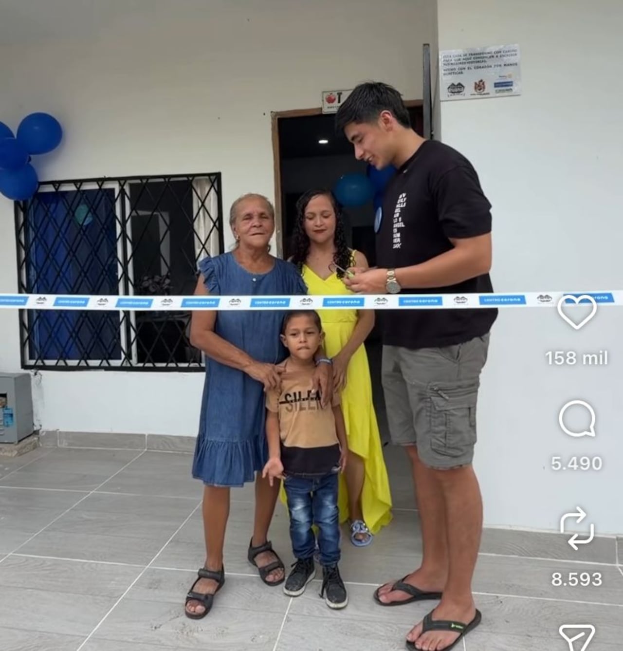 El influencer Julián Pinilla ayudó a remodelar la vivienda de una mujer damnificada por las lluvias en Montería.