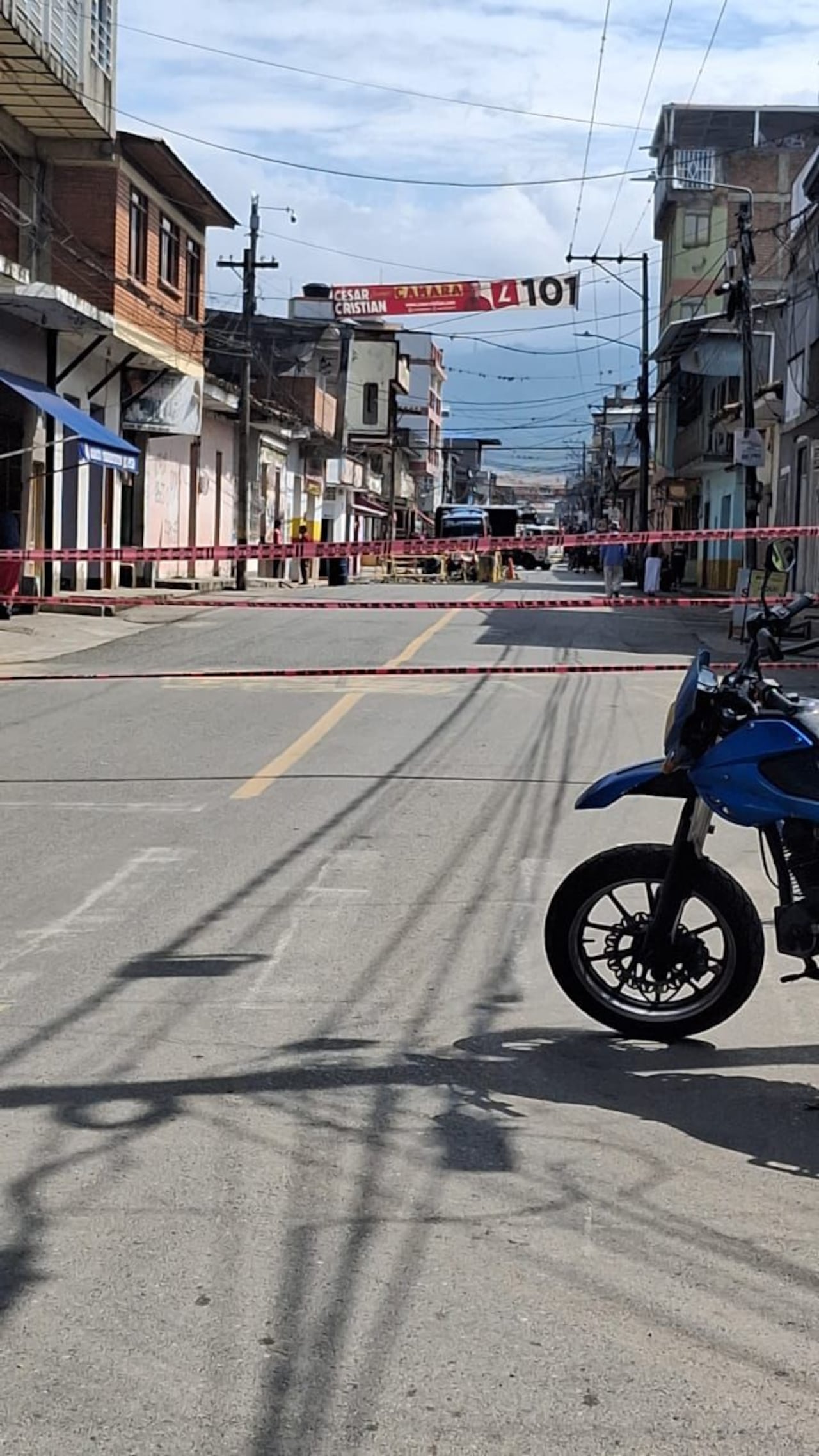 Ténicos en el manejo de explosivos de la Policía son los encargados de atender esta situación, busando proteher así la comunidad de Corinto, Cauca.