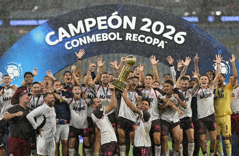 Lanús tocó la gloria al coronarse campeón de la Recopa Suramericana nada menos que en el Maracaná.