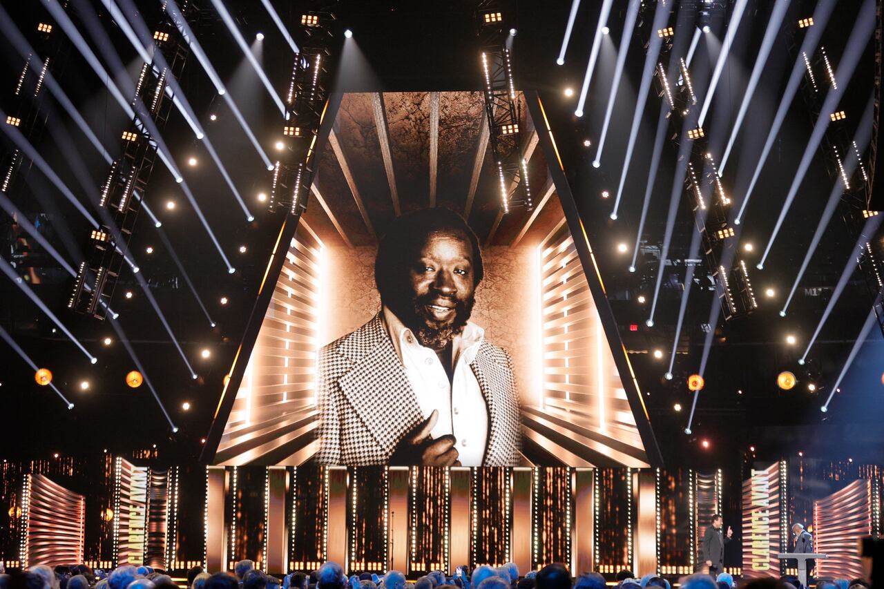 Clarence Avant, conocido como el 'padrino' de la música negra, falleció a sus 92 años de edad.