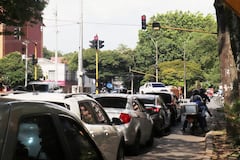 Este es el panorama en la Carrera 66 con Calle 5 producto, según los denunciantes, de la corta duración del semáforo.