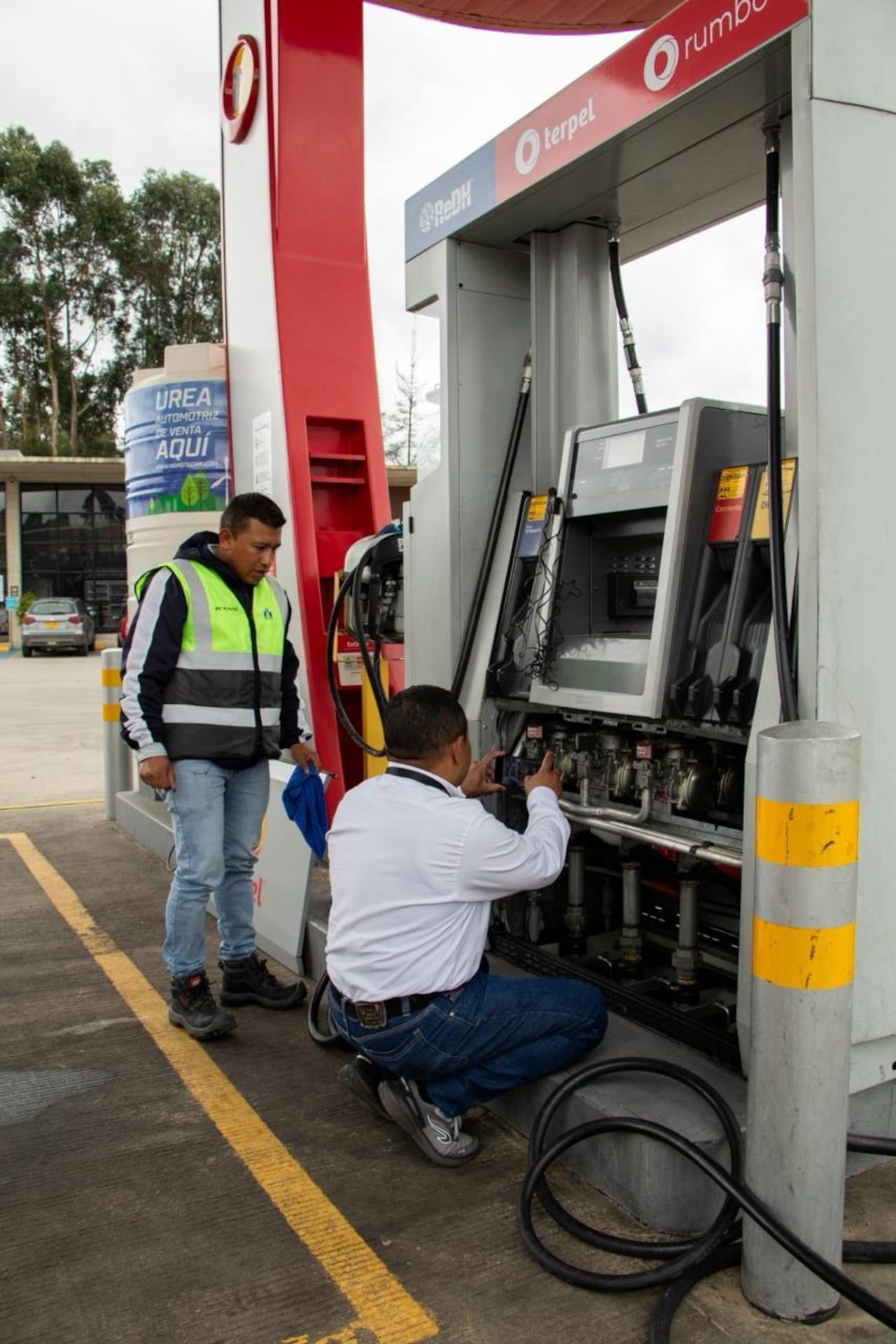 Gobierno abrirá procesos contra 70 estaciones de servicio por incumplimientos en precios y condiciones laborales
gasolina, gasolinera, estación de servicio, terpel, primax