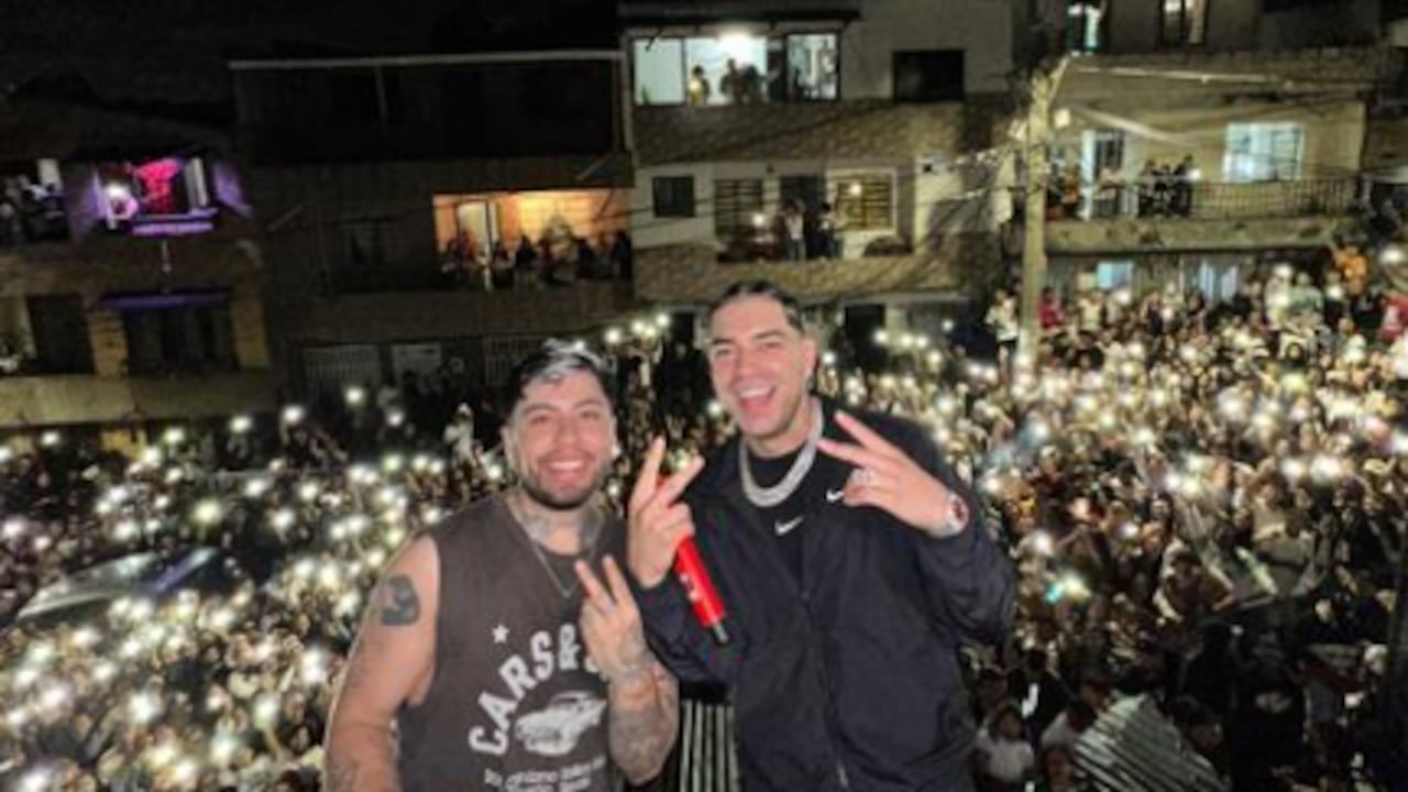Juanda y Ryan Castro estuvieron en un concierto gratis en un barrio de Medellín y todo fue una locura.