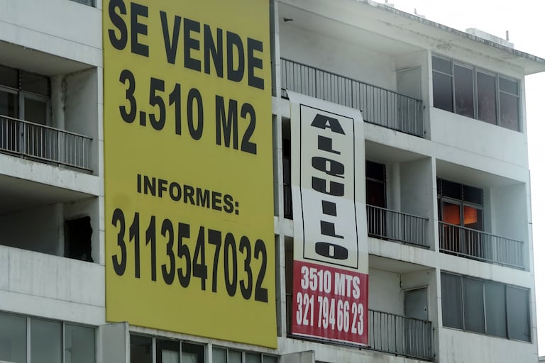 En Cali y el Valle, las familias prefieren alquilar que comprar vivienda, esto debido a varias razones, entre ellas el valor del crédito, pago de administración, adecuaciones, impuestos, etc. Foto Jorge Orozco