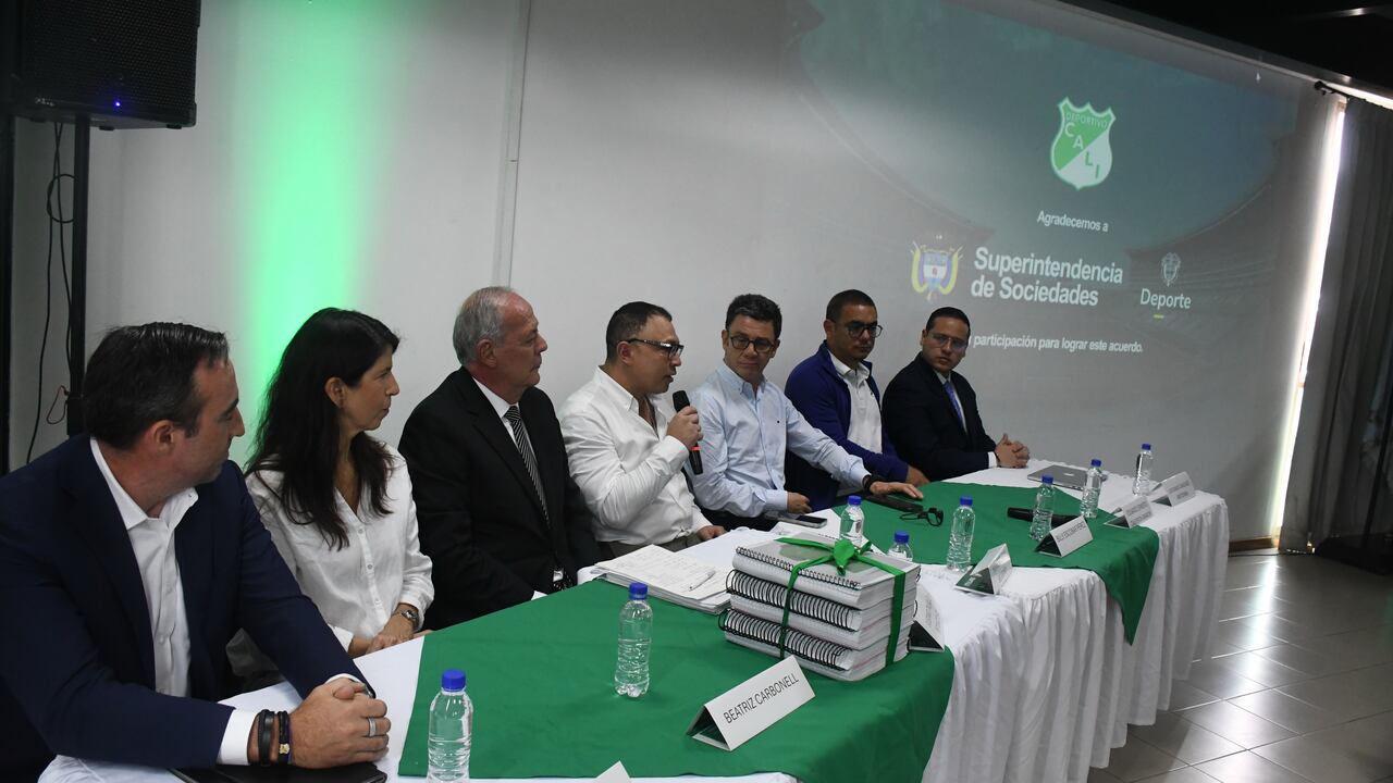 Rueda de prensa del Deportivo Cali, inversionistas. Richard Lee y el presidente del Cali, Humberto Arias.