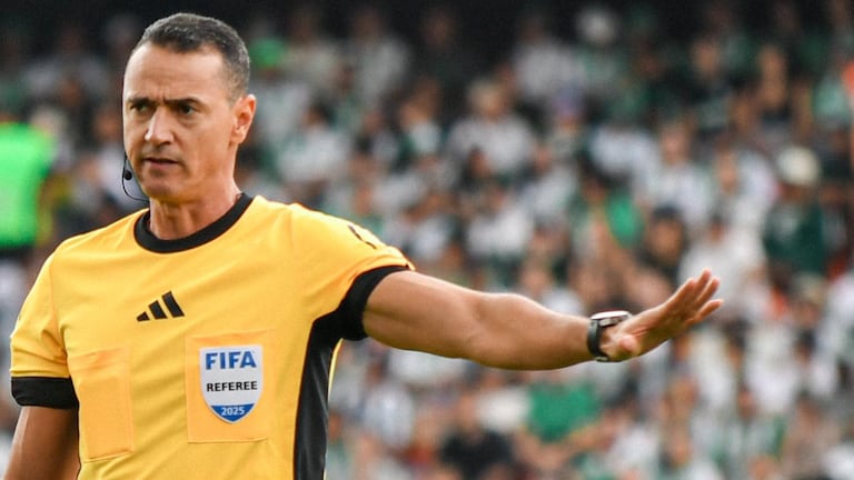 Wilmar Roldán, reconocido árbitro del fútbol profesional colombiano