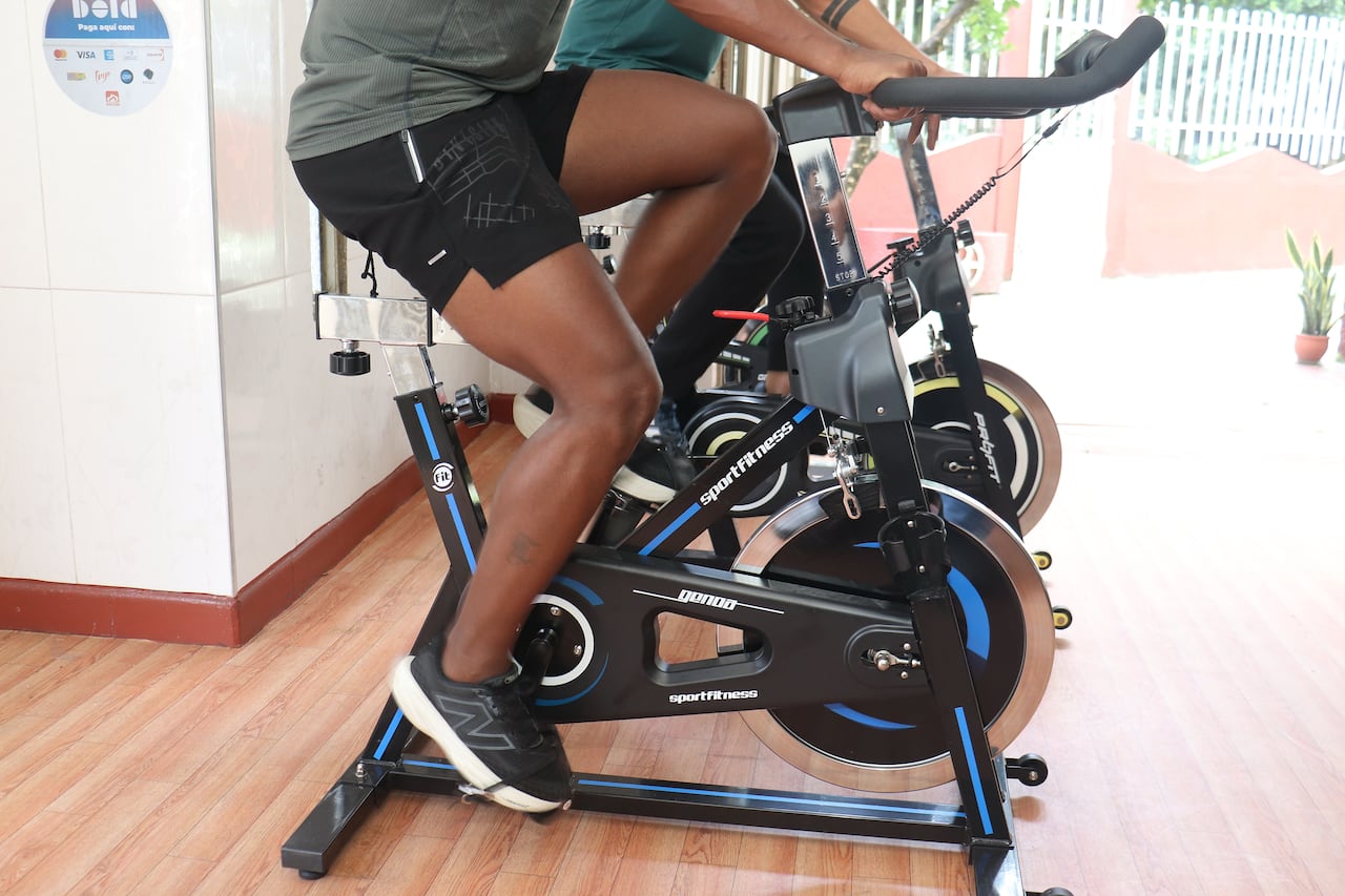 ACONDICIONAMIENTO FÍSICO, GIMNASIO, PESAS, EJERCICIO, SALUD, DEPORTE, CALI