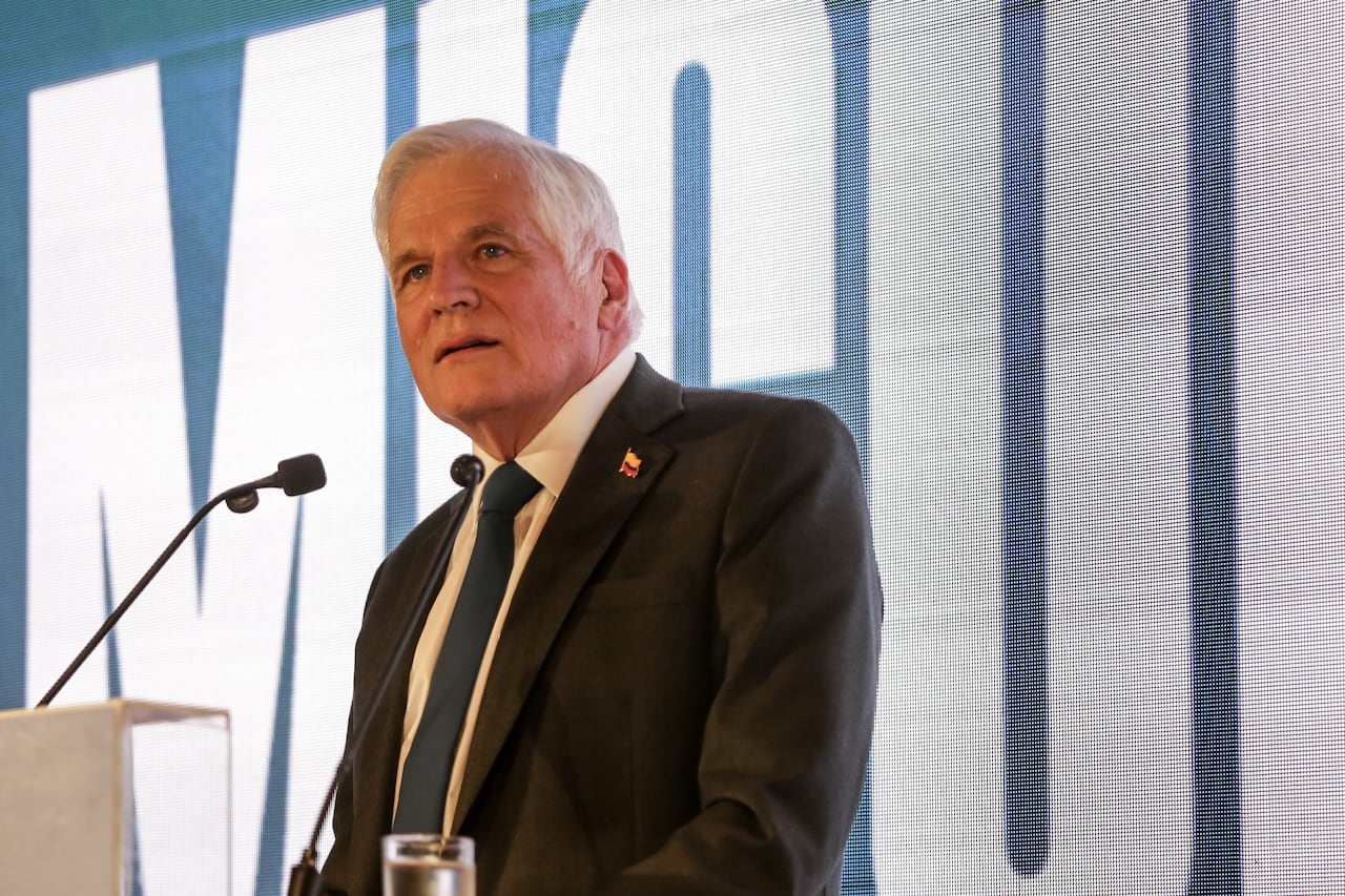 Bogotá. Febrero 10 de 2025. Durante una rueda de prensa, Miguel Uribe Londoño anunció ante los medios su aspiración presidencial, con la que buscará llegar a la primera vuelta como candidato del Partido Demócrata Colombiano. (Colprensa - Catalina Olaya).