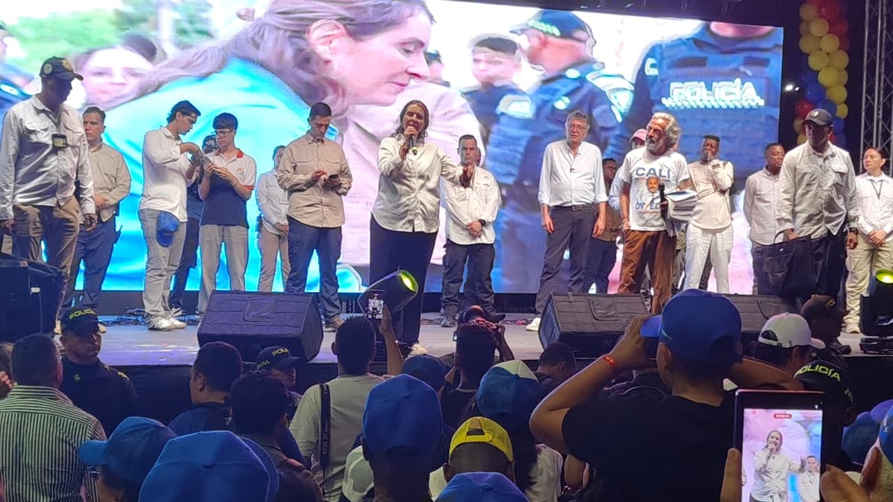 La candidata presidencial destacó el papel de la salsa y de escenarios emblemáticos como Mulato Cabaret como símbolos de identidad y oportunidades para los jóvenes caleños.
