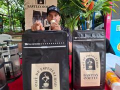 Sebastián Herrera Tamayo, productor de Bastian Coffee, durante la muestra en Roldacafé 2025.