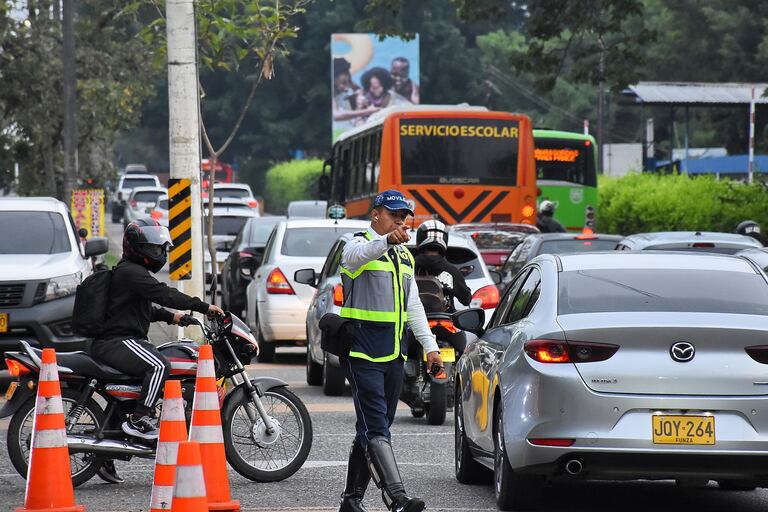Contraflujo Avenida Cañasgordas.