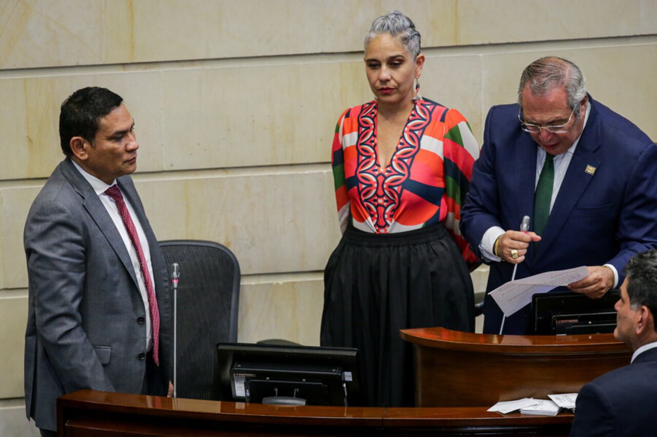 Votación del nuevo presidente del senado para el nuevo período legislativo en el congreso de la república.