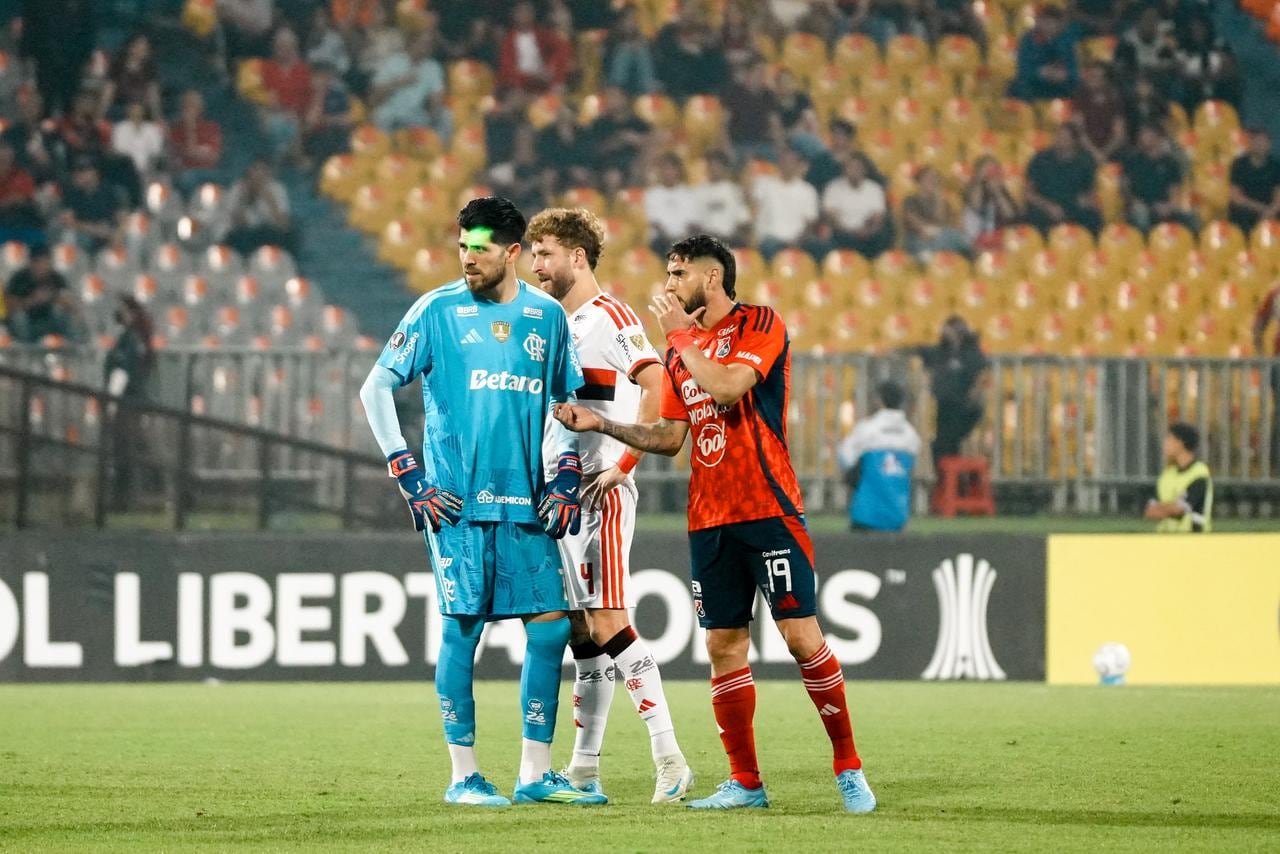 Jugadores de Independiente Medellín y Flamengo hablan tras la suspensión del partido por la Copa Libertadores.