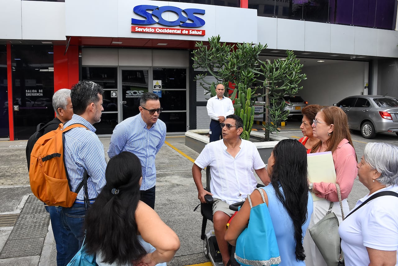 Plantón Usuarios Servicio Occidental de Salud SOS.