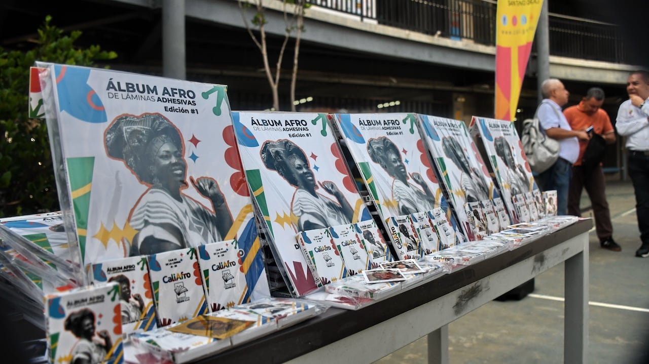 Cali: lanzamiento del álbum afro de láminas adhesivas