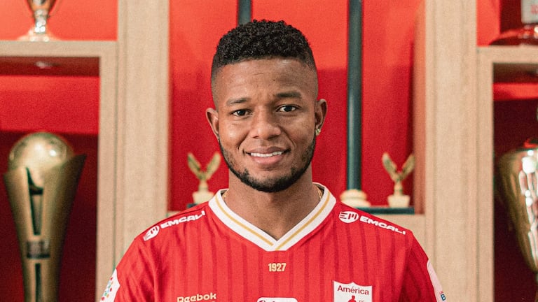 Yhormar Hurtado en su presentación como fichaje de América de Cali.
