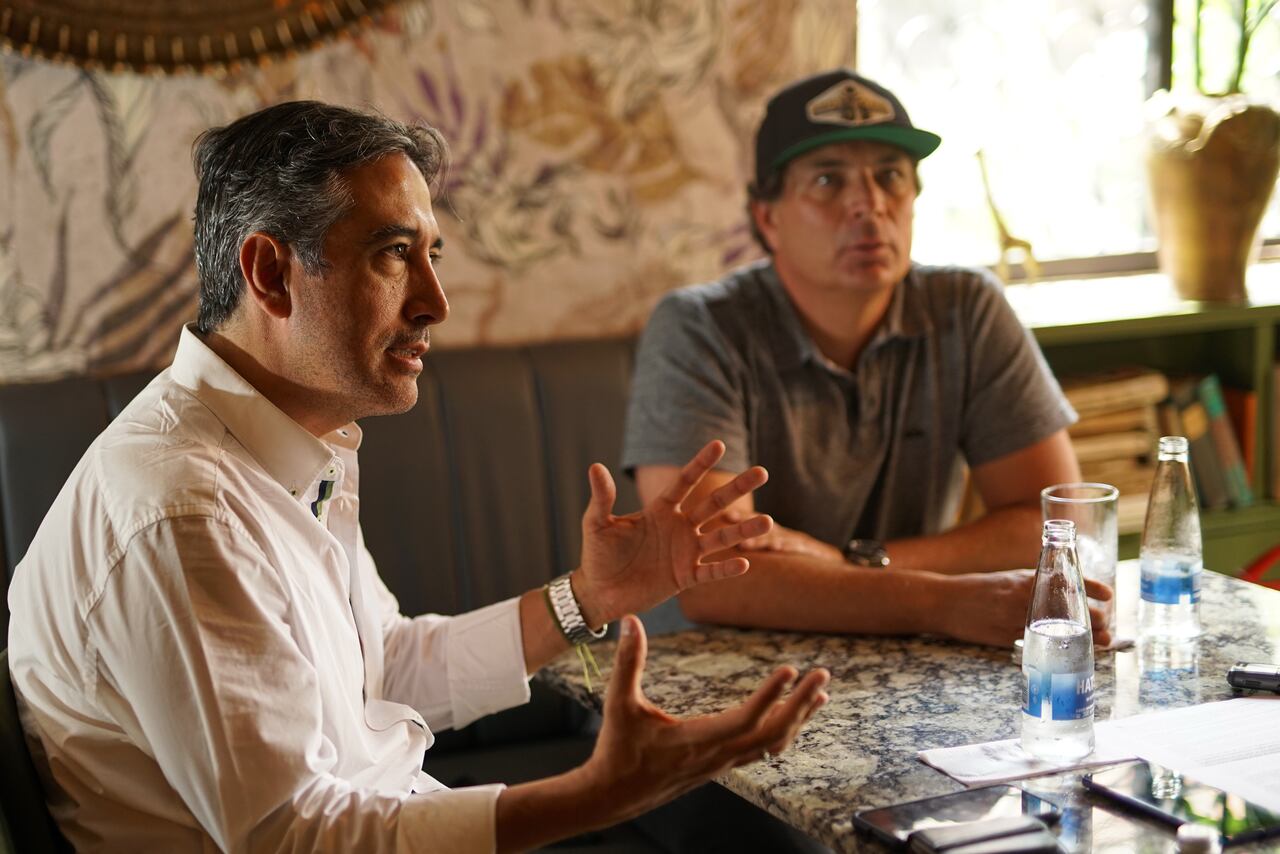 Carlos Testino, un trotamundo de la fusión
A los 19 años se fue a estudiar en el Florida Culinary Institute y ha trabajado en restaurantes de Los Ángeles y California. 20 de diciembre 2024. Foto Jorge Orozco / El País.