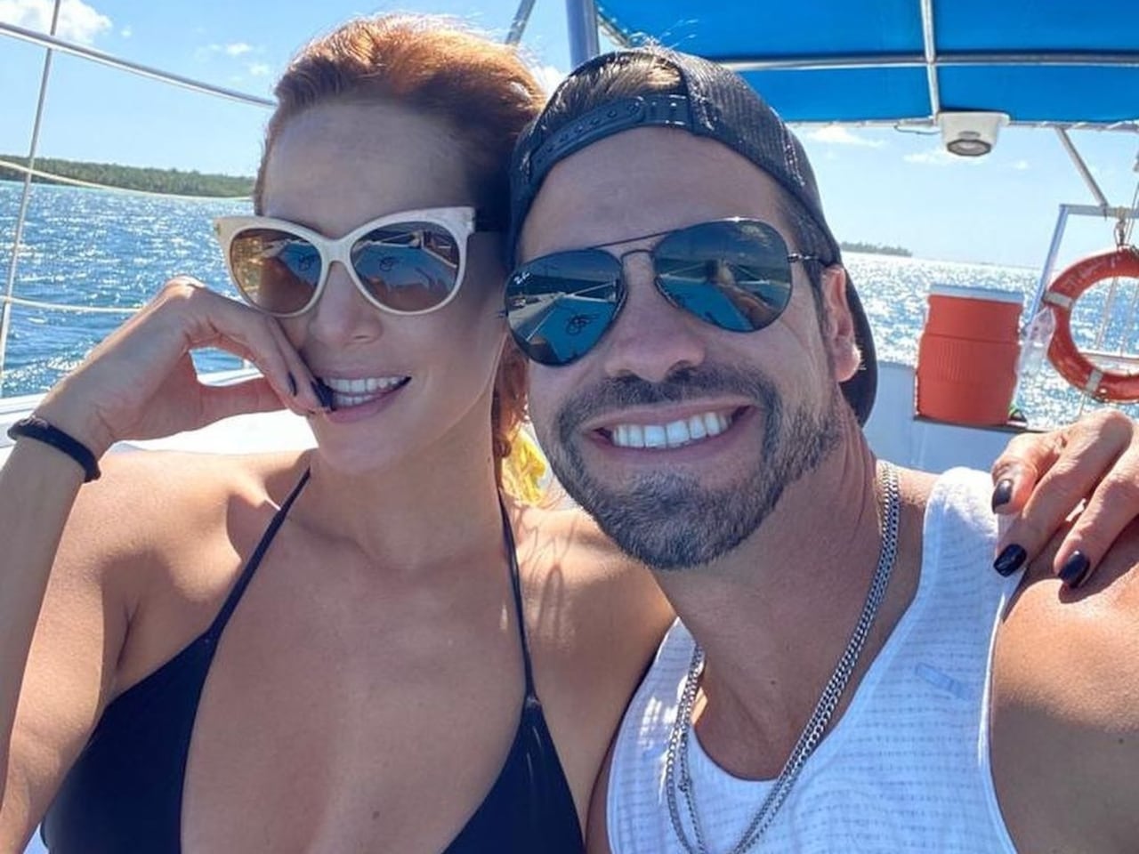 La nueva pareja ha disfrutado de muchos momentos románticos, casi siempre en el mar. Foto: Instagram @cvillaloboss.