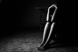 Los abusos se extendieron desde el año 2013 hasta 2021, un periodo en el cual Jiménez, aparentando ser un mototaxista, ganada la confianza de las víctimas, muchas de ellas menores de edad. Ofrecía servicios de transporte, principalmente durante las horas nocturnas en el cual realizaba sus ataques.