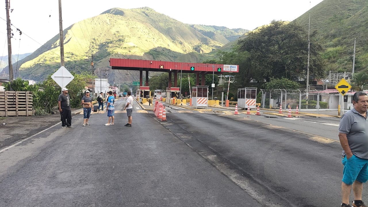 Bloqueos en loboguerrero vía a Buenaventura. Foto de referencia.