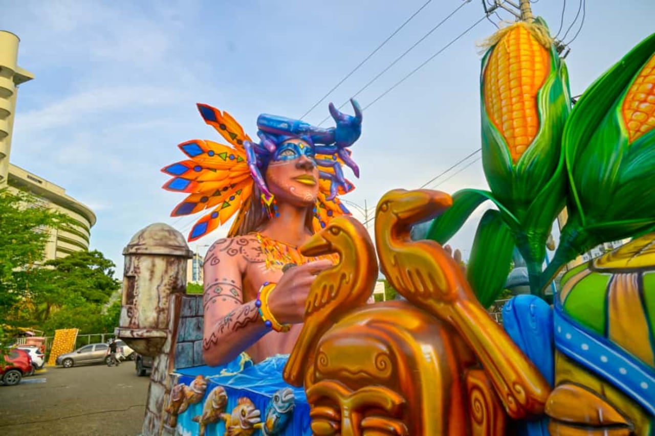 A lo largo de los cuatro kilómetros de recorrido se sintieron los sones del bullerengue.