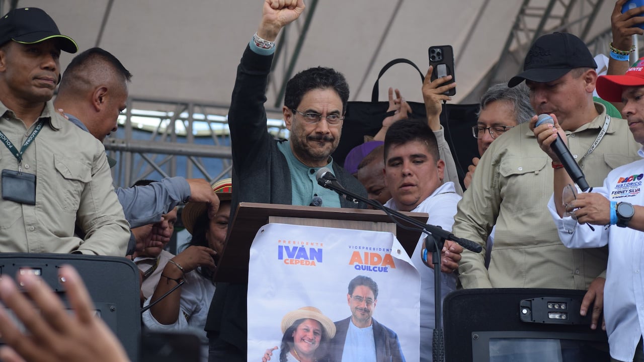 Cierre de campaña de Iván Cepeda en la ciudad de Popayán, al lado de la dirigente caucana Aída Quilcué, evento realizado este martes 19 de abril.