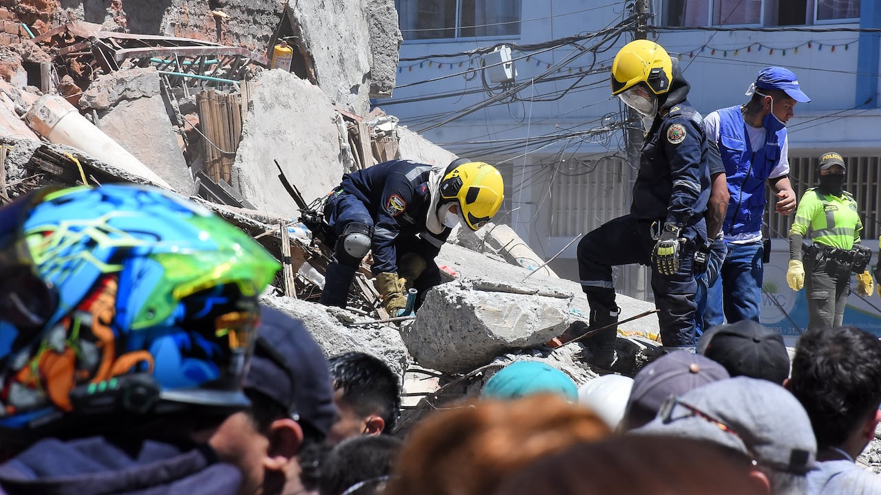 Terremoto en Cali, Colapso de infraestructura en diferentes lugares de la ciudad. Clínica de Colores, DESA, Galería Alameda, Edificaciones sobre la avenida roosvelt y al frente del coliseo de Hockey Miguel Calero.