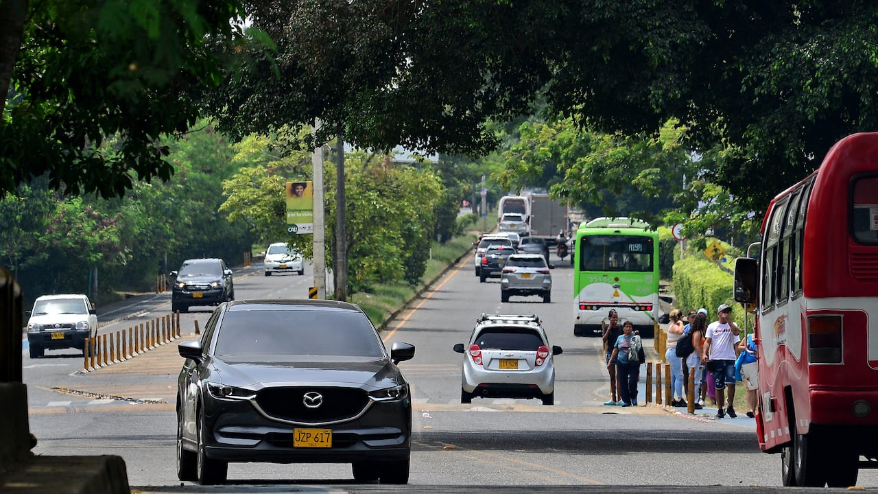 Tras las denuncias en redes sociales que sostienen que La ampliación de la Avenida Cañasgordas no está incluida en el Plan Nacional de Desarrollo el representante Duvalier Sánchez y el Alcalde de Jamundí explicaron que este sí cuenta con el apoyo de la Nación para su desarrollo.