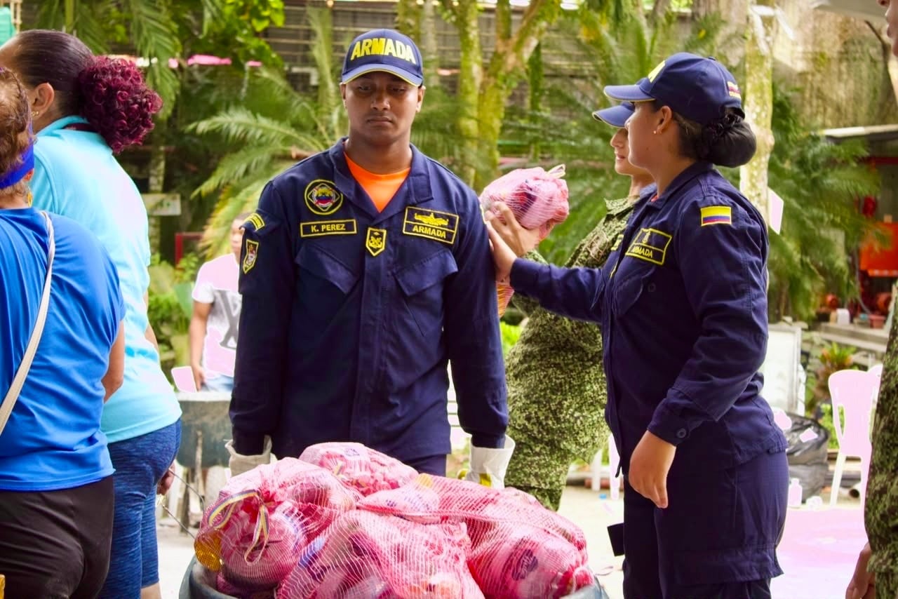 La misión tiene como propósito llevar asistencia y alivio a las familias damnificadas por el terremoto.