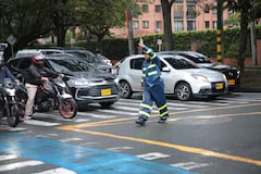 Regulación de agentes de tránsito en la zona cercana a Univalle.