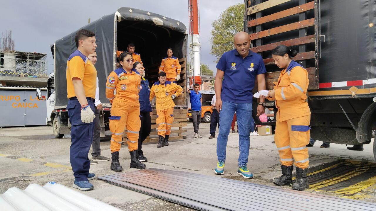 En esta actividad se entregaron materiales de construcción para que las familias afectadas reconstruyan sus viviendas.