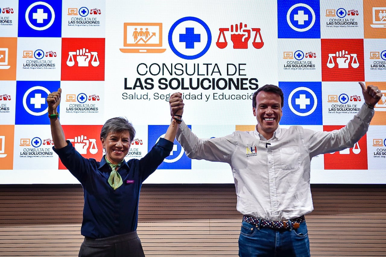 Bogotá. Febrero 04 de 2026. Claudia López inscribió oficialmente la consulta interpartidista “Consulta de las Soluciones: Salud, Seguridad y Educación”, junto a Leonardo Huerta. (Colprensa - Cristian Bayona).