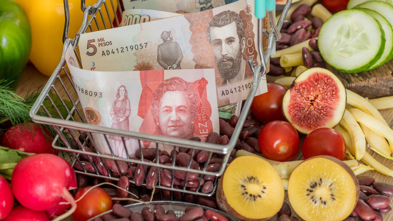 JUAN PABLO SUÁREZ, IMPUESTOS