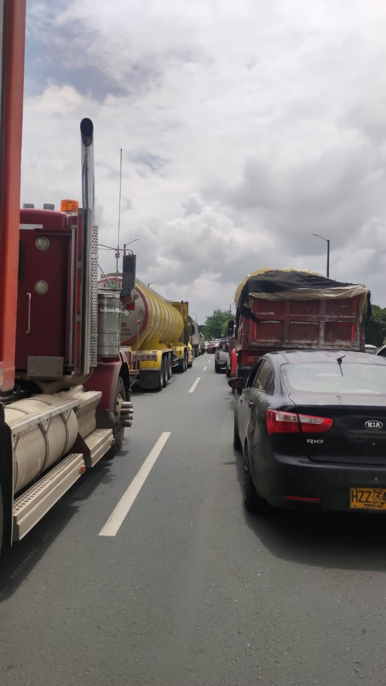 Posible moto con explosivos en la vía Panamericana