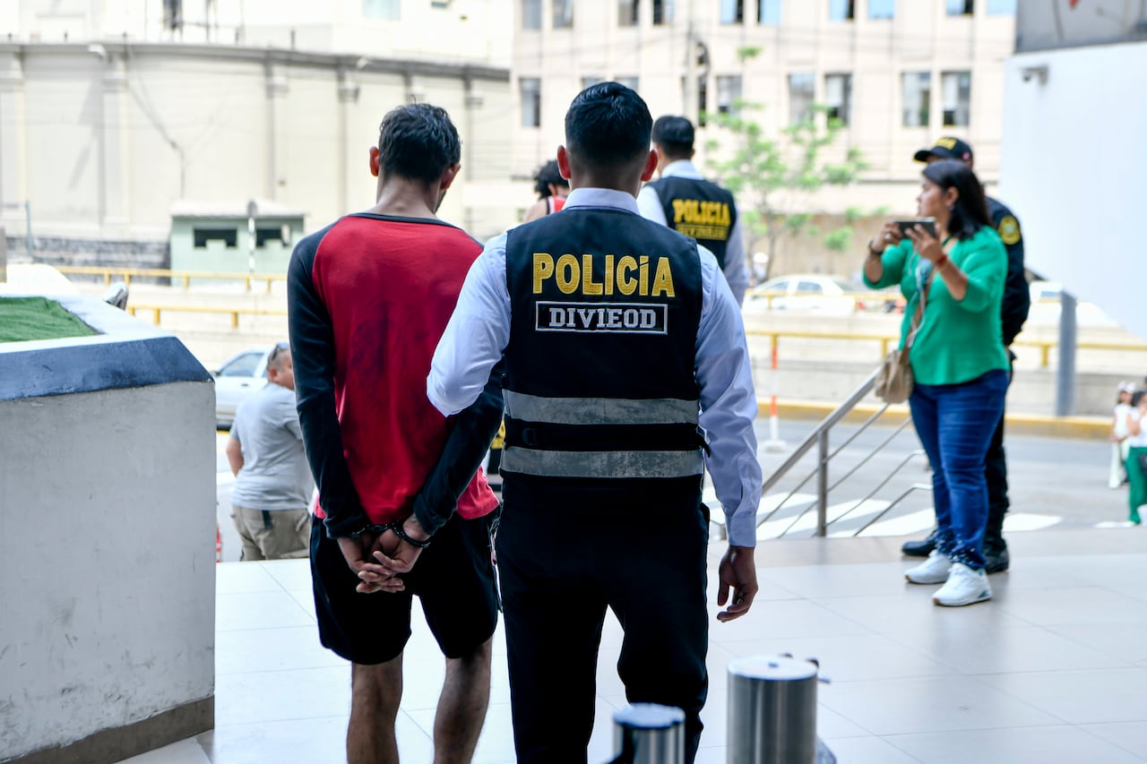El hombre contaba con alerta roja de Interpol.