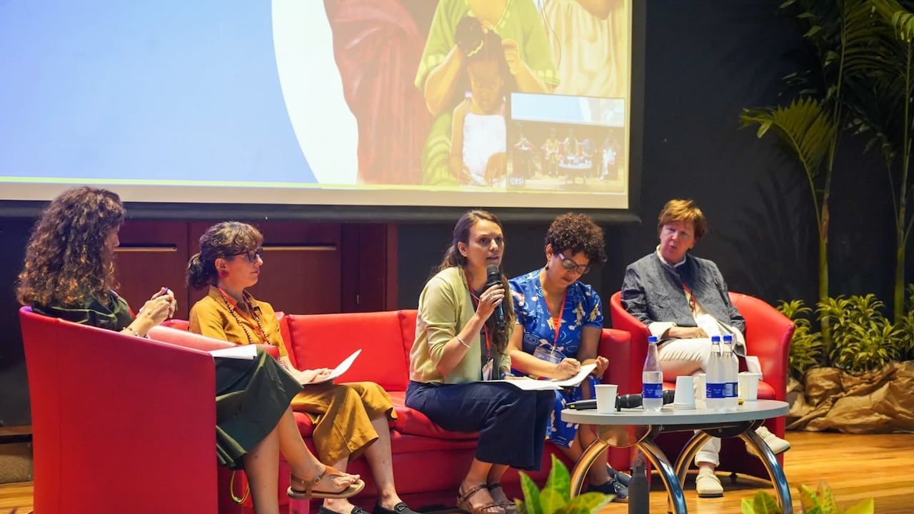 Mujeres investigadoras, académicas y representantes de organizaciones participaron en la 34.ª Conferencia Anual de la IAFFE, realizada en Cali.