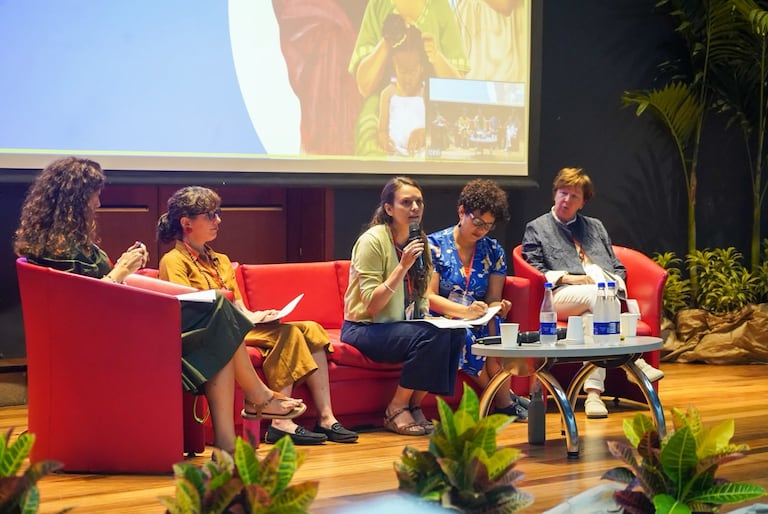 Mujeres investigadoras, académicas y representantes de organizaciones participaron en la 34.ª Conferencia Anual de la IAFFE, realizada en Cali.