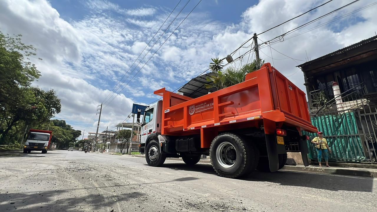 La nueva maquinaria es patrimonio público y fortalecerá la
recuperación vial de Cali