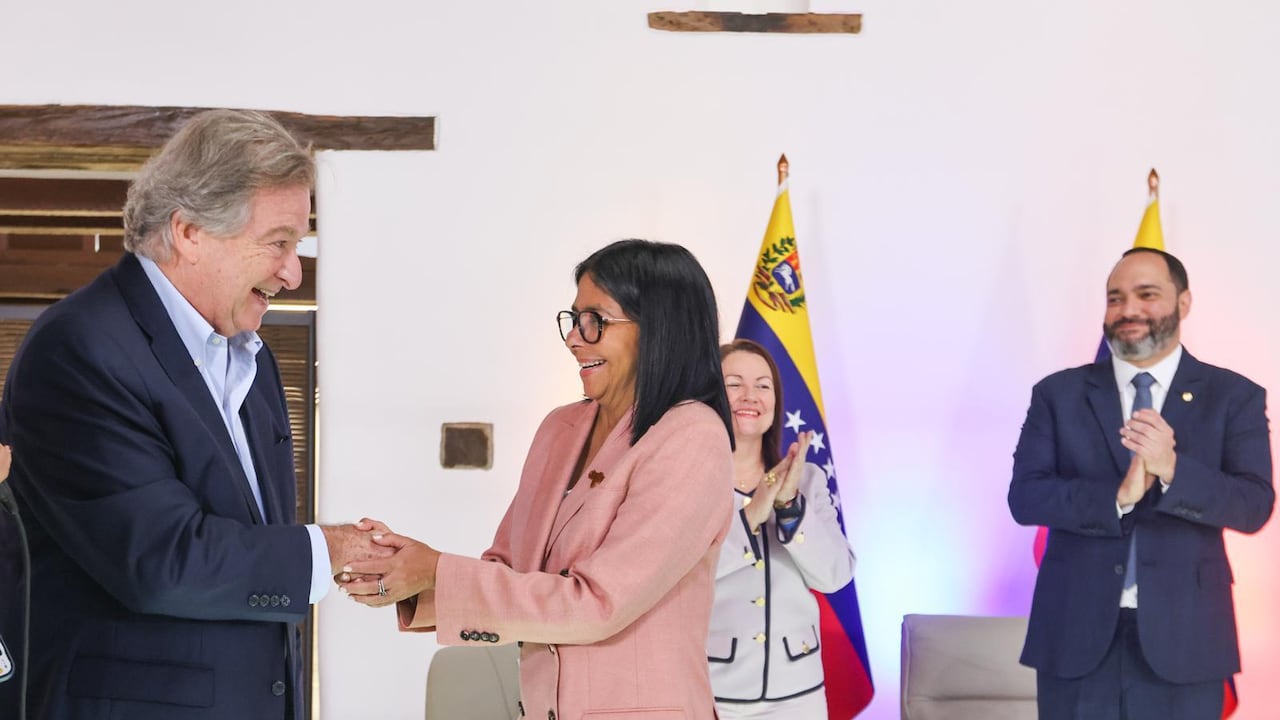 Encuentro entre Gilinski y Delcy Rodríguez abre paso a inversión colombiana en el petróleo venezolano