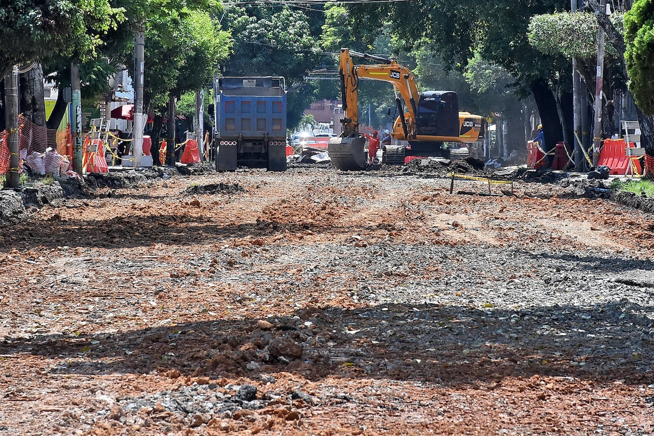 Arreglo de vía entre Cra 2 y 3con Calle 47 Barrio Salomia.