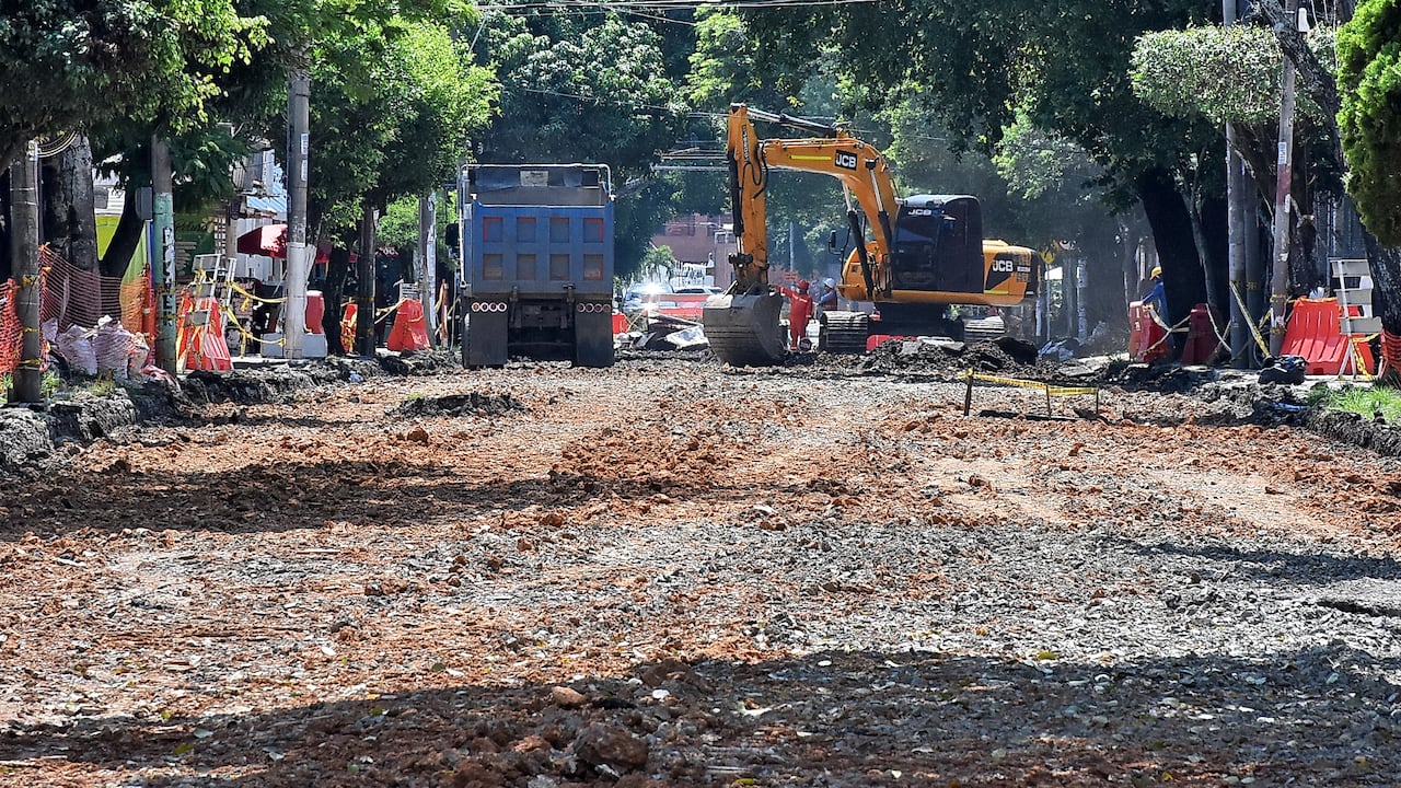 Arreglo de vía entre Cra 2 y 3con Calle 47 Barrio Salomia.